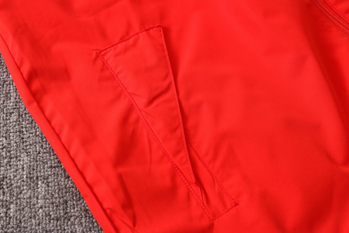 Bayern Munich Training Windbreaker 20/21 Red