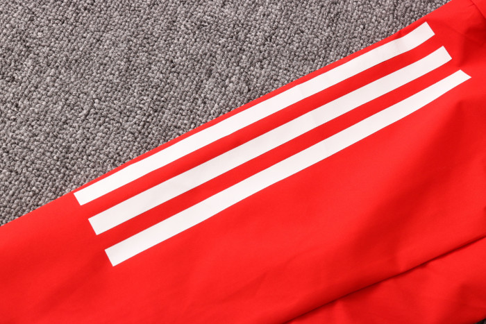 Bayern Munich Training Windbreaker 20/21 Red