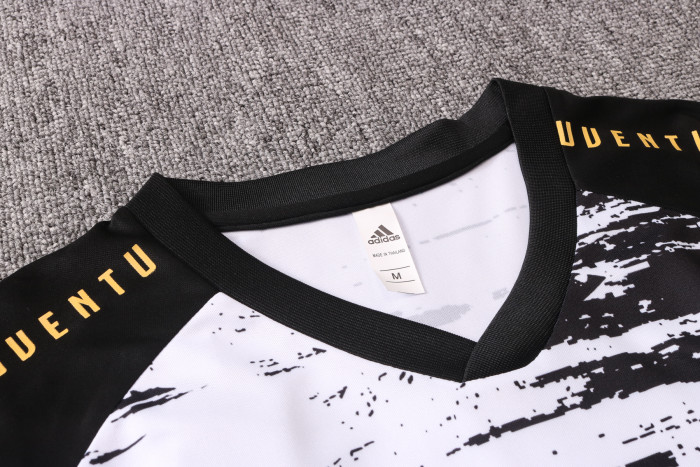 Juventus Training Jersey 20/21
