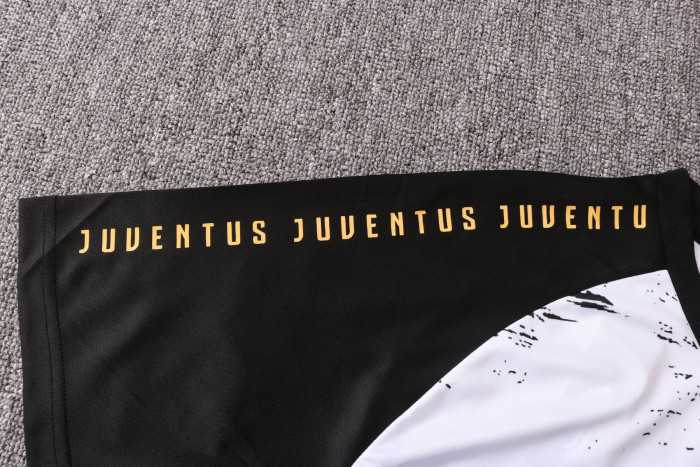 Juventus Training Jersey 20/21