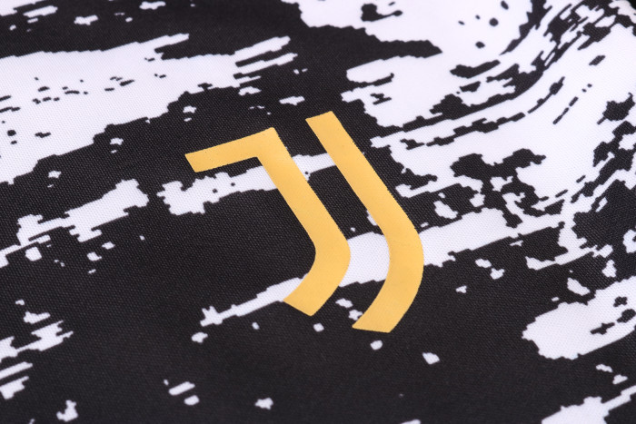 Juventus Training Jersey 20/21