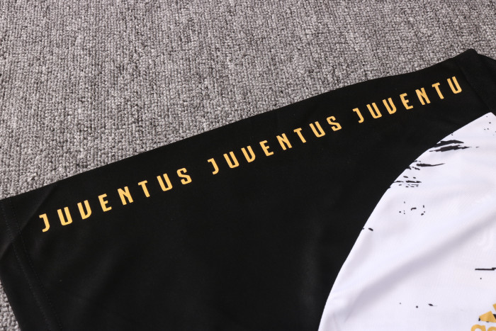 Juventus Training Jersey 20/21