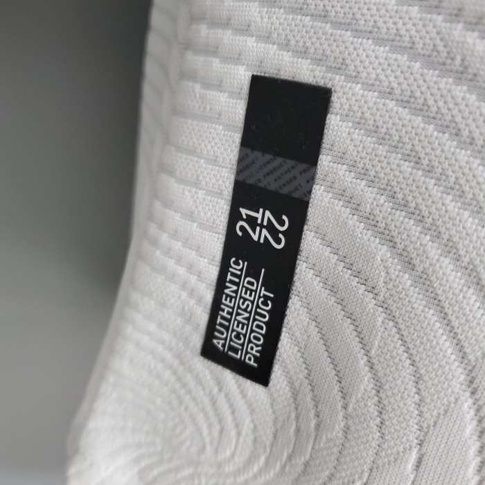 Real Madrid Home Player Jersey 21/22