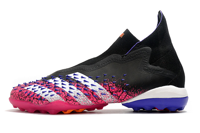 PREDATOR FREAK + TF Soccer Shoes
