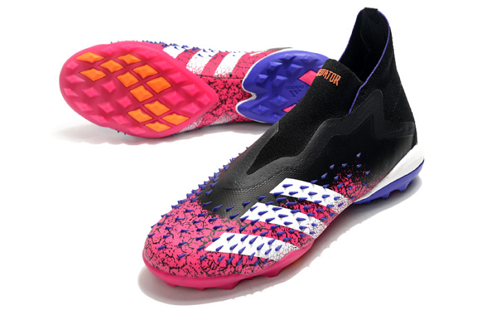PREDATOR FREAK + TF Soccer Shoes
