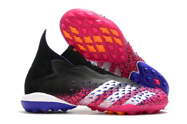 PREDATOR FREAK + TF Soccer Shoes