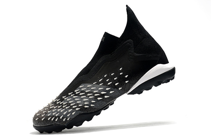 PREDATOR FREAK + TF Soccer Shoes