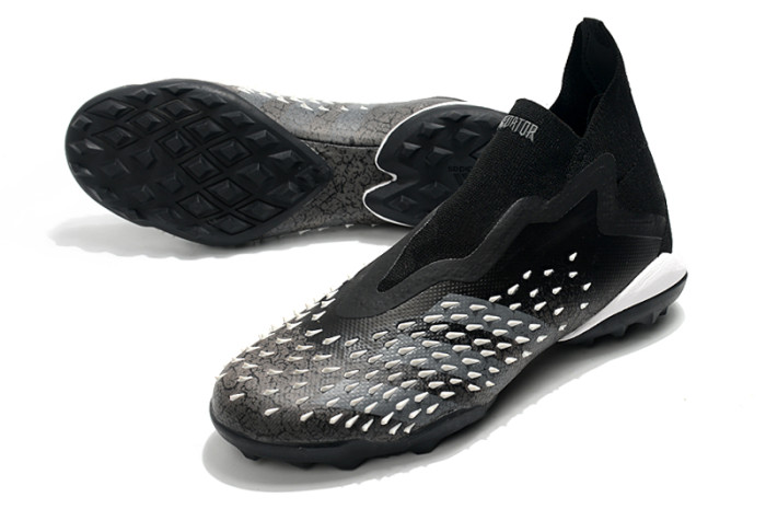 PREDATOR FREAK + TF Soccer Shoes