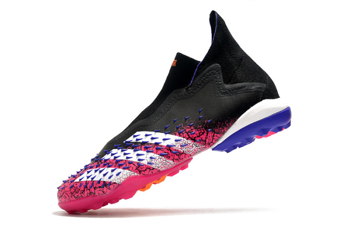 PREDATOR FREAK + TF Soccer Shoes