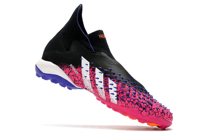 PREDATOR FREAK + TF Soccer Shoes