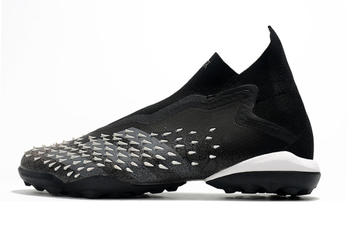 PREDATOR FREAK + TF Soccer Shoes