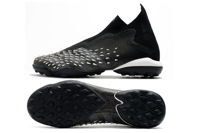 PREDATOR FREAK + TF Soccer Shoes