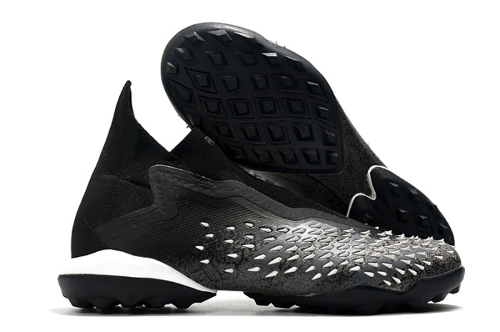 PREDATOR FREAK + TF Soccer Shoes