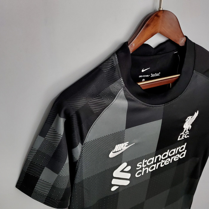 Liverpool Goalkeeper Man Jersey Black 21/22