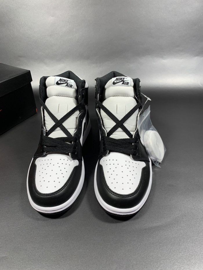 Air Jordan 1 Retro Black White