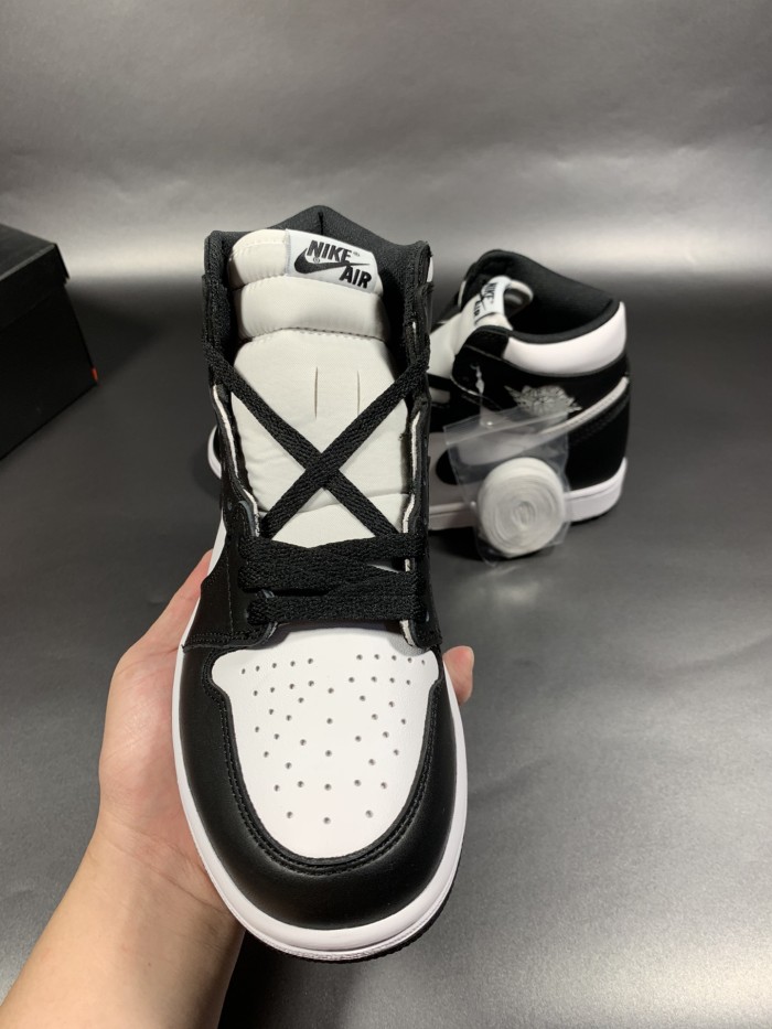 Air Jordan 1 Retro Black White