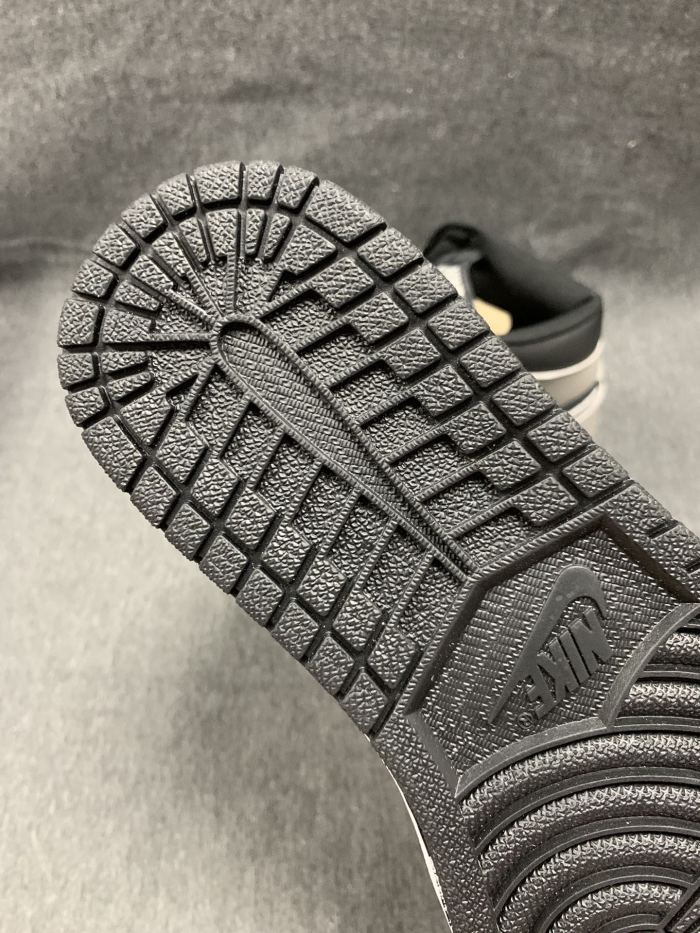 Air Jordan 1 Retro High Shadow