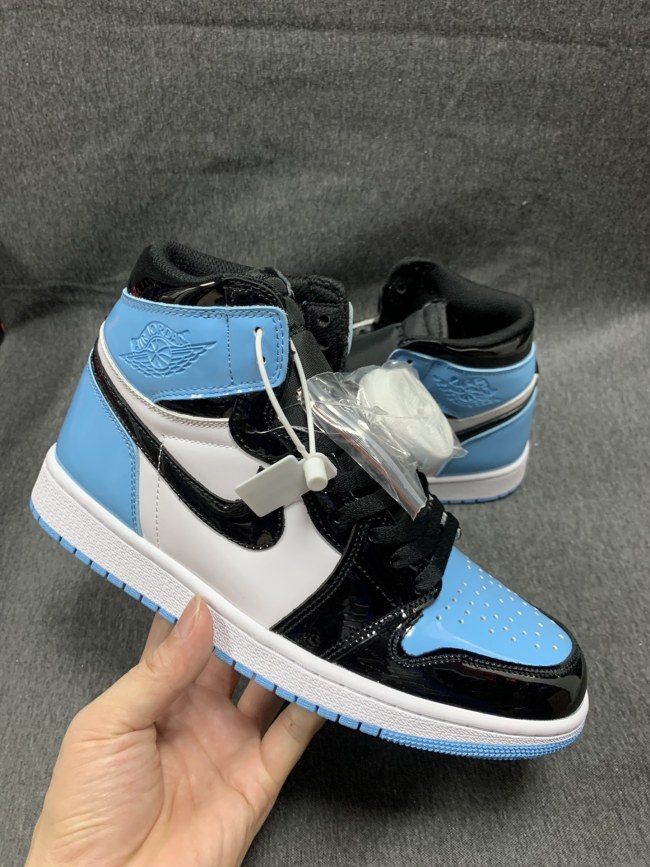 Air Jordan 1 Retro High Blue Chill