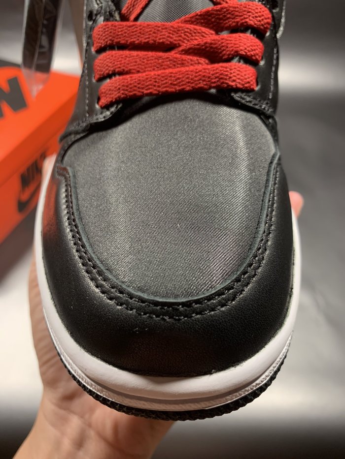 Air Jordan 1 Retro High OG “Black Satin”