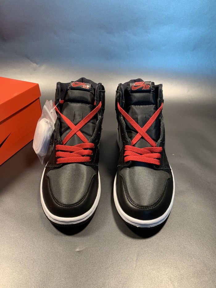 Air Jordan 1 Retro High OG “Black Satin”