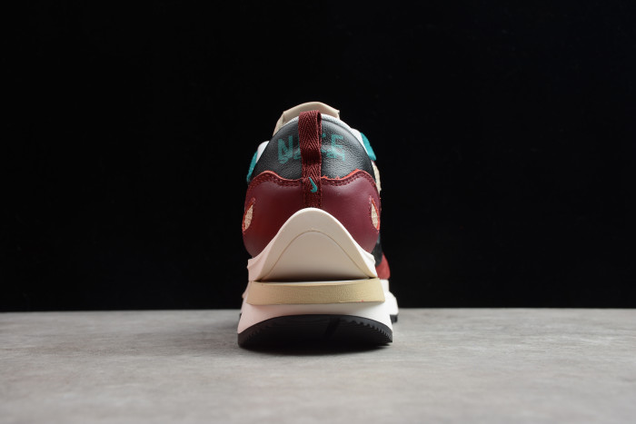 Nike LDWaffle Sacai Wine Red
