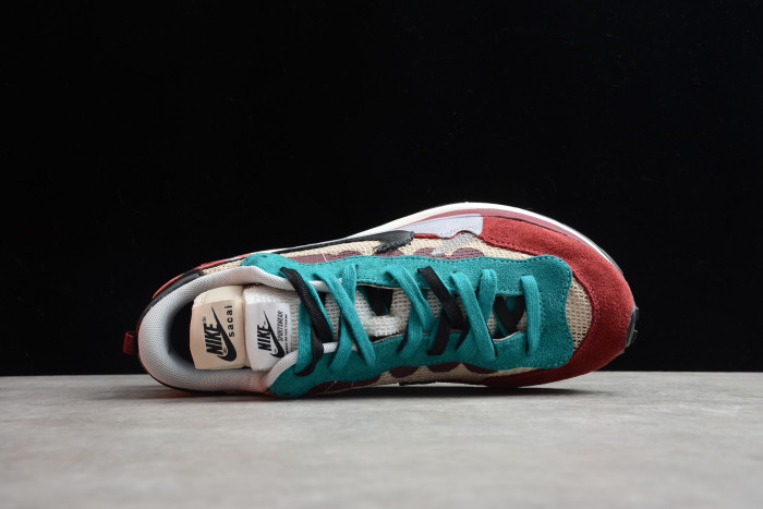 Nike LDWaffle Sacai Wine Red