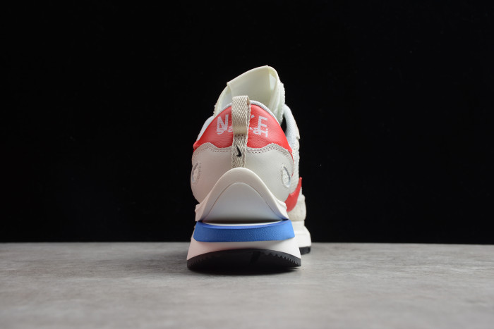 WMNS Nike LDWaffle Sacai White Red