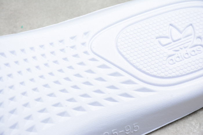 Yeezy Boost 350 V2 “Cloud White” Reflective FW5317