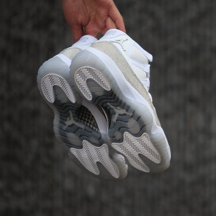Air Jordan 11 WMNS “Metallic Silver” AR0715-100