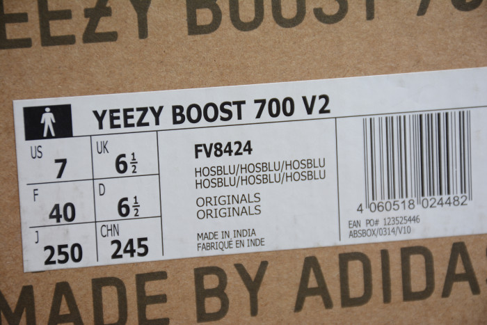 Yeezy Boost 700 V2“Hospital Blue” FV8429
