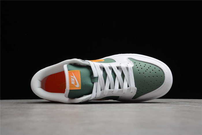 NK SB Dunk Low “NY vs NY” DN2489-300