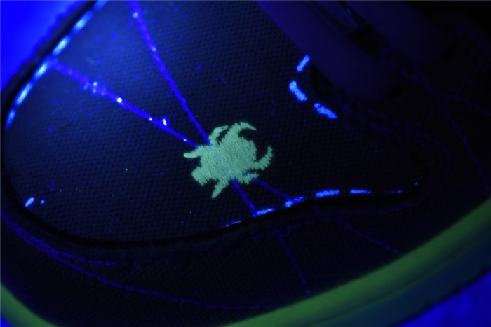 SB Dunk Low  Mummy  DM0774-111