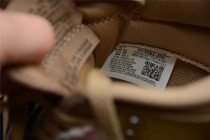 Undefeated x NK Dunk Low SP  Inside Out  DH3061-200