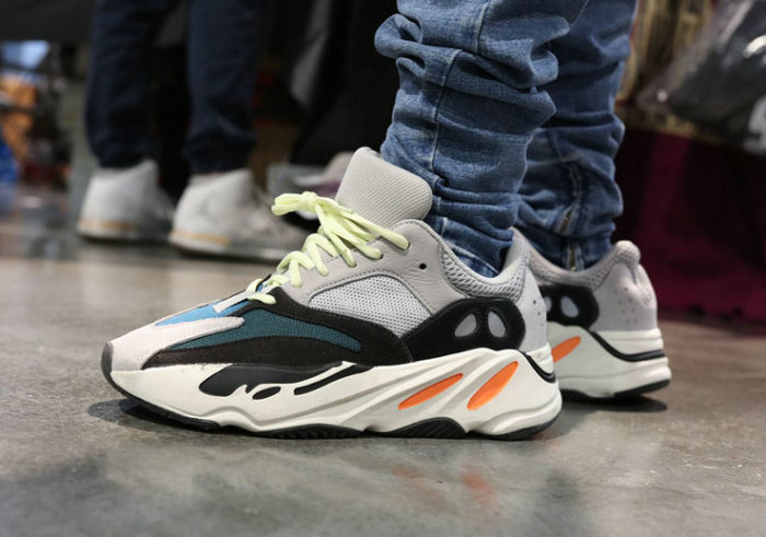 Kanye West x Yeezy Runner Boost 700 Black Green B75571