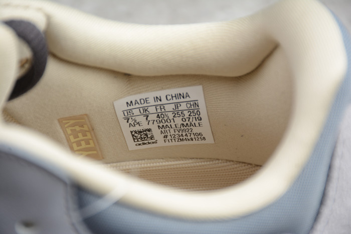 Yeezy Boost 700 Magnet FV9922