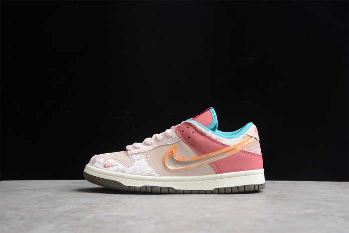 Social Status x Nk SB Dunk Mid Pink DJ1173-600