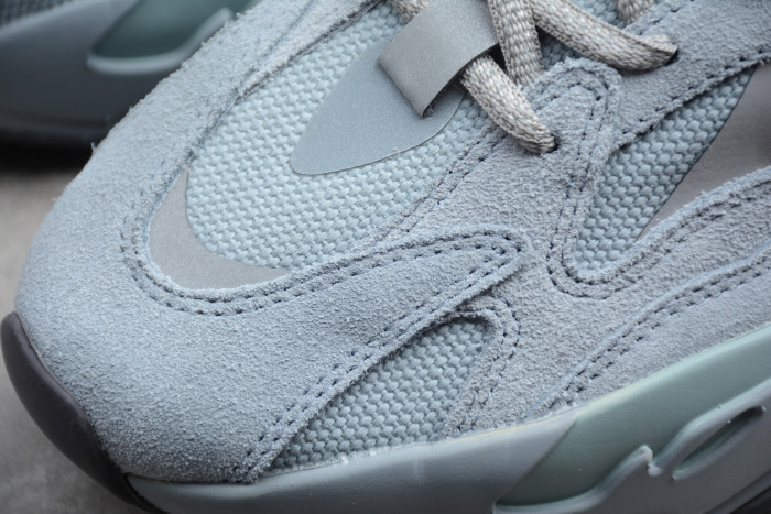 Yeezy Boost 700 V2“Hospital Blue” FV8429