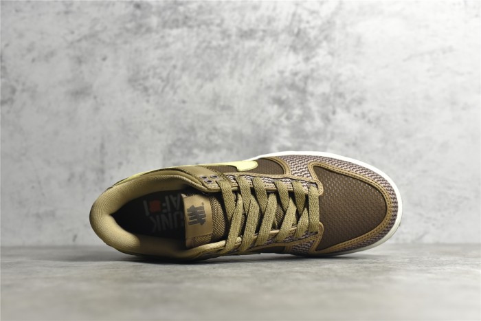 Undefeated x NK Dunk Low SP  Inside Out  DH3061-200