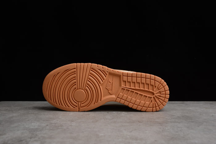 NK Dunk Low Wmns “Harvest Moon” DD153-114
