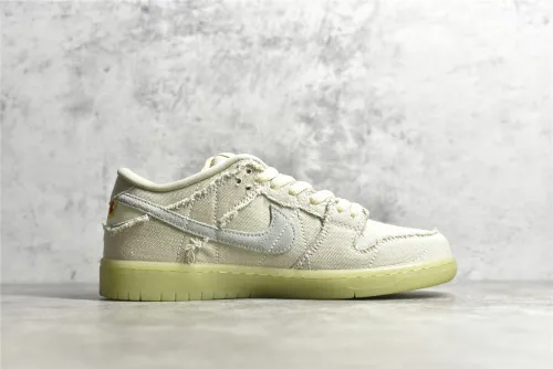 SB Dunk Low  Mummy  DM0774-111