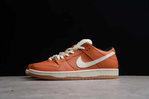SB Dunk Low “Dark Russet” DH1319-200