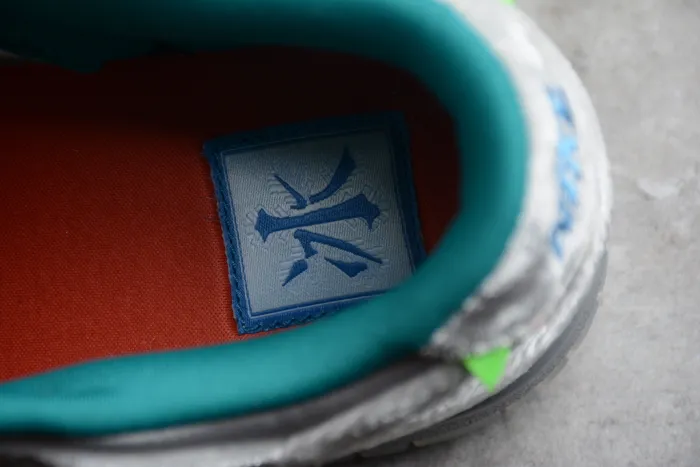 SB Dunk Low “lce” DO2326-001