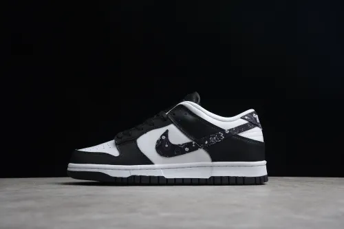 SB Dunk Low  Black Paisley  DH4401-100