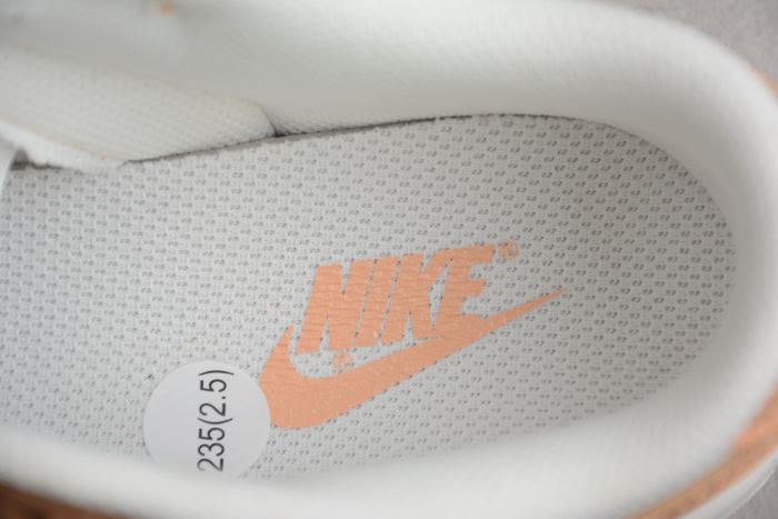 NK Dunk Low Wmns “Harvest Moon” DD153-114