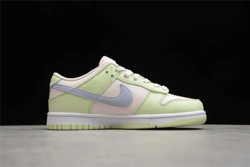 WMNS SB Dunk Low  Light Soft Pink  DD1503-600