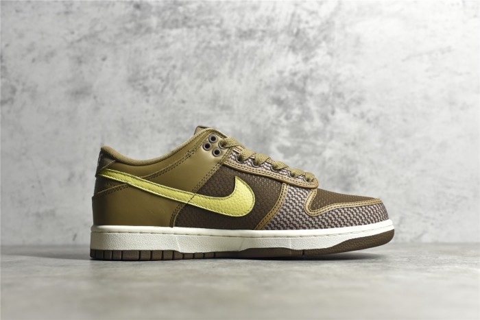 Undefeated x NK Dunk Low SP  Inside Out  DH3061-200