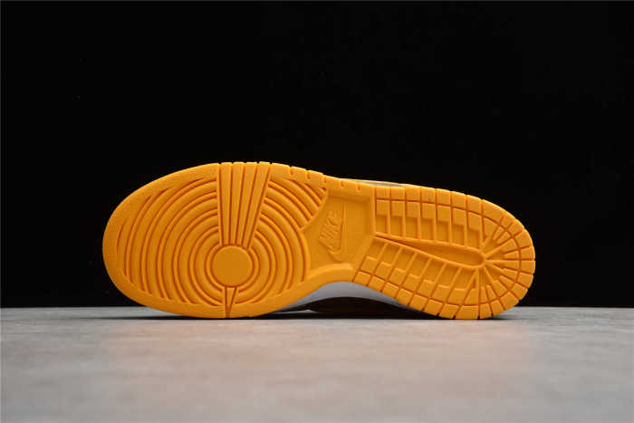 NK Dunk Low “Dusty Olive” DH5360-300