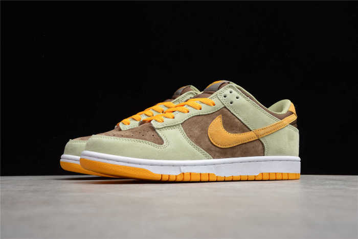NK Dunk Low “Dusty Olive” DH5360-300