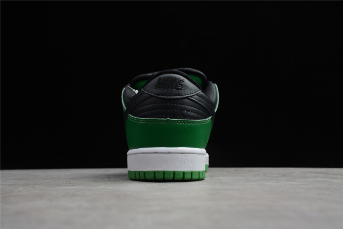 NK SB Dunk Low “Classic Green” BQ6817-302