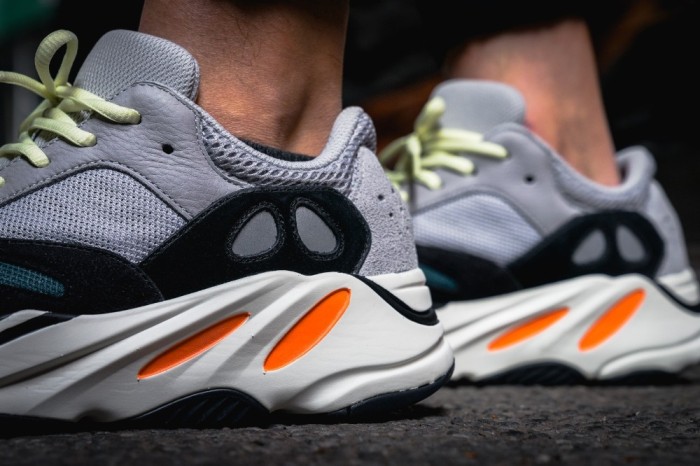Kanye West x Yeezy Runner Boost 700 Black Green B75571
